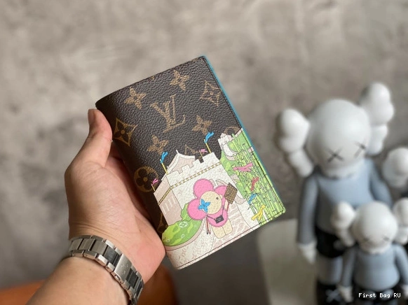 First bag VUITTON COVER LOUIS PASSPORT 0722